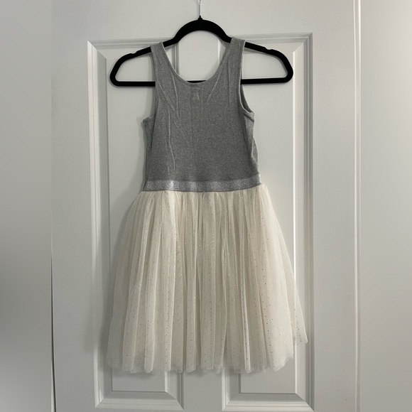 GAP Other - Girls 👗 GAP Gray and White Fit and Flare Dress Sleeveless Scoop Neck, size 10